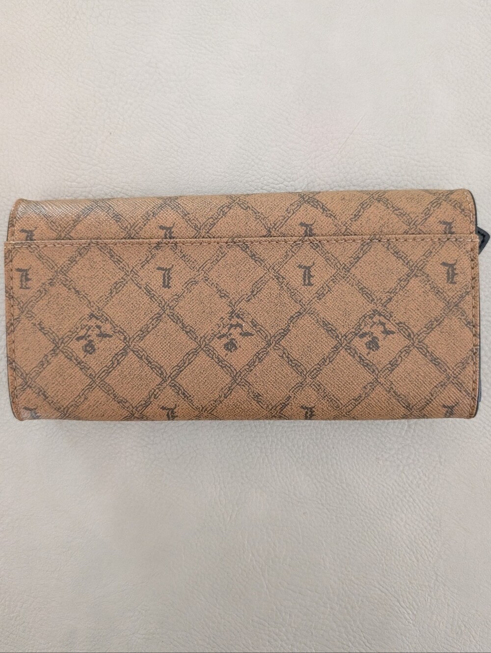 L.A.M.B. by Gwen Stefani Luxury Wallet - Picture 2 of 3